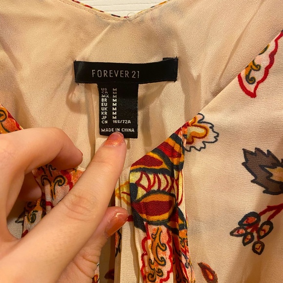 Medium floral romper from Forever 21 - Picture 4 of 6